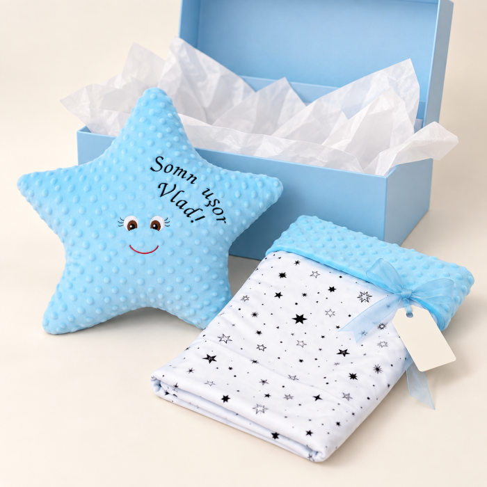 SSet cadou bebelusi 2 piese, steluta personalizata cu nume si paturica moale bleu si stelute [2]