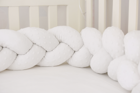 Aparatoare impletita plus minky alb 240 cm pentru patut  120x60 cm [1]