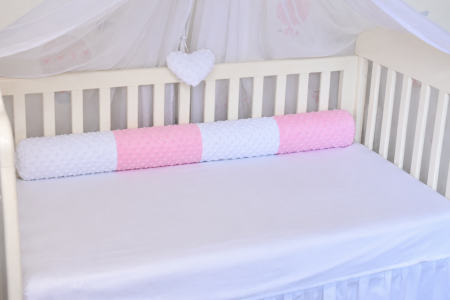 Aparatori Patut Bebe - Aparatori tip rulou minky alb/roz
