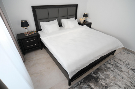 Lenjerie Pat 1 Persoana - Queen’s Bed - lenjerie de pat Damasc 100% bumbac, dungă de 0.5 cm personalizabila pe dimensiuni