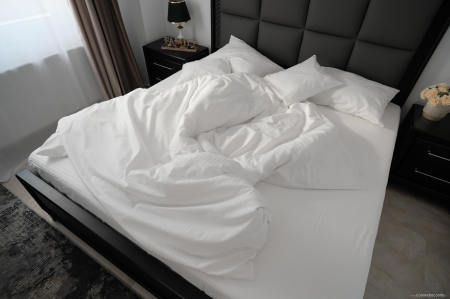 Queen’s Bed - lenjerie de pat Damasc 100% bumbac, dungă de 0.5 cm personalizabila pe dimensiuni [6]