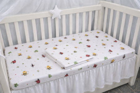 Seturi complete patut  120x60 cm - Lenjerie 2 piese pătuț creșă, bumbac 100% model Albinuțe și Buburuze, 120x60 cm