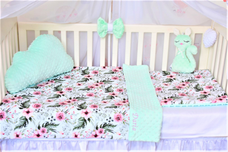 Lenjerie 3 piese patut 140x70 cm model trandafiri si plus minky verde menta [1]
