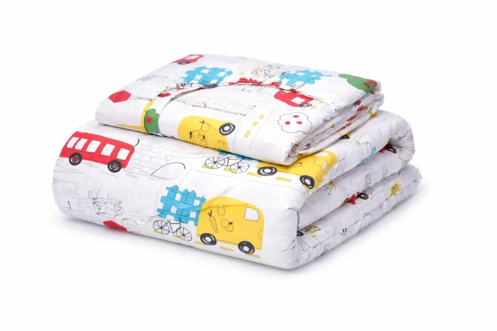 Pachet Set lenjerie 3 piese model masinuțe patut stivuibil + saltea patut stivuibil + protectie impermeabila [1]