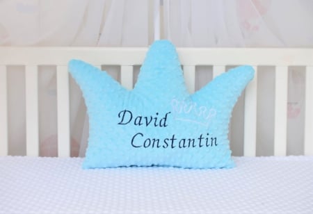Decorul camerei - Paturica fermecata coronita plus bleu