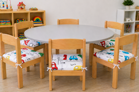 Pernuță scaun grădiniță bumbac model urs în balon cu prindere șiret 28x28 cm [1]