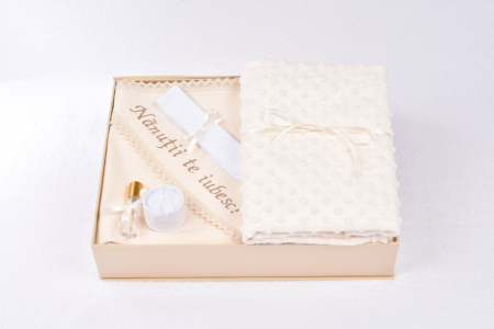 Trusou botez - Trusou botez 7 Piese Crem