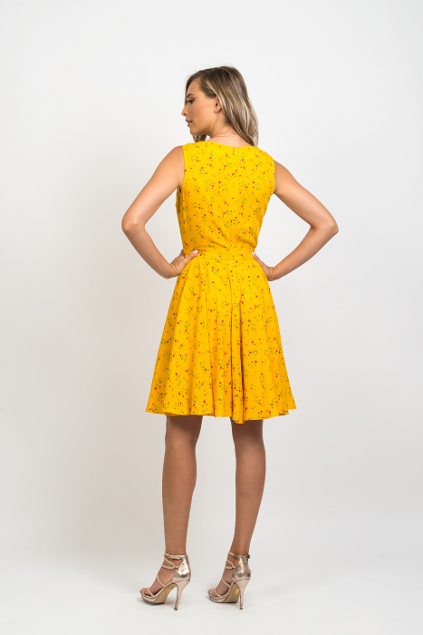 Rochie Sorina clos scurta galbena cu flori fucsia [3]