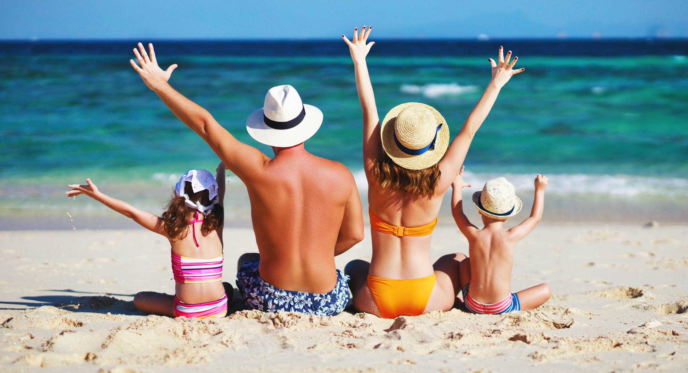 Lista cu lucrurile esențiale pentru o zi perfecta la plajă