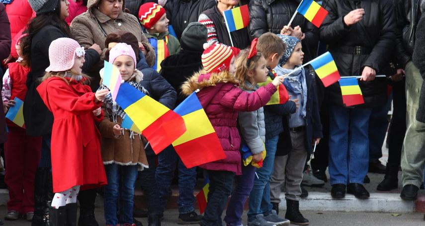 1 Decembrie. La multi ani, Romania! La multi ani, romani!