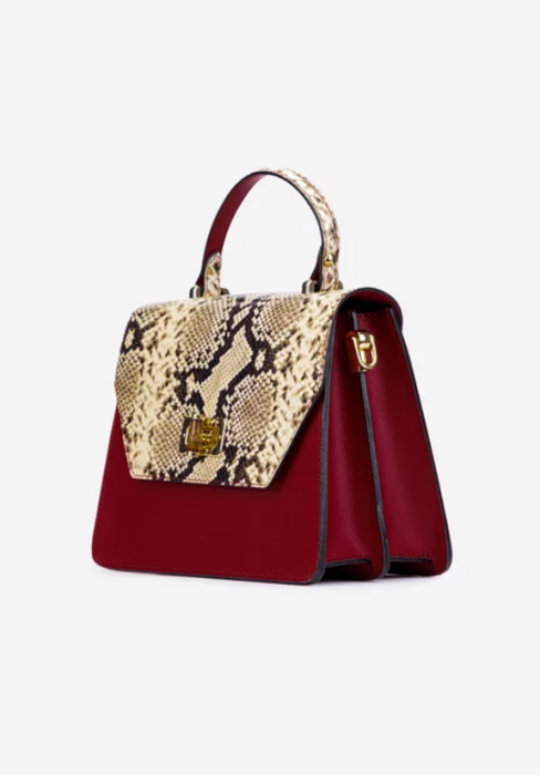 Geanta casual dama, piele naturala, bordo/crem  Specificatii produs:  piele naturala bareta detasabila si reglabila Sistem inchidere: clapeta Dimensiune: 11*18*21 cm Produs in Italia Modelul Geanta casual dama, piele naturala, bordo/crem  poate fi vazut si probat in magazinul Paolo Botticelli din Shopping City Ramnicu Valcea si comandat online pe www.pbotticelli.ro [2]