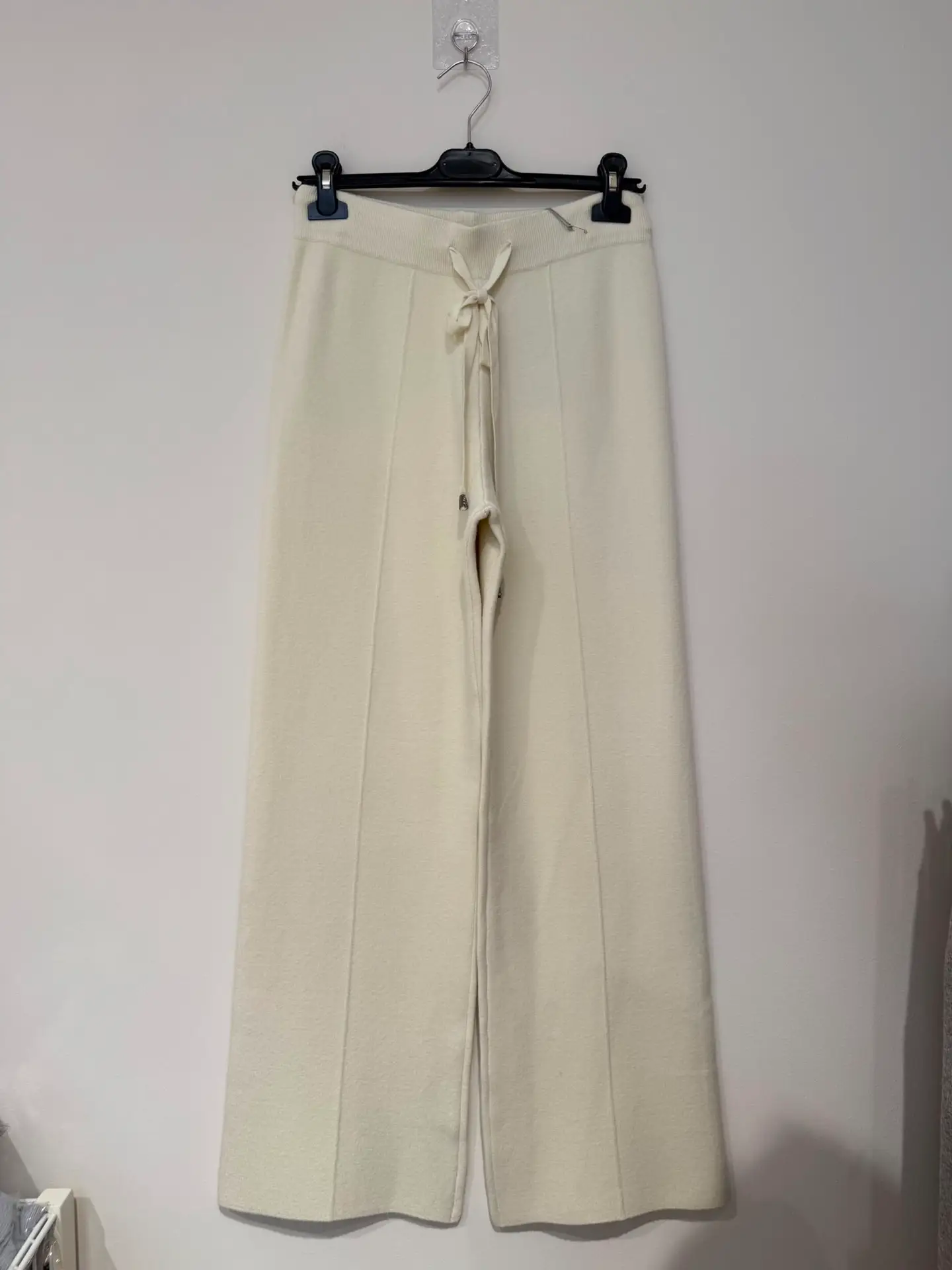 Pantaloni tricotați cu croială largă și talie cu șnur [2]