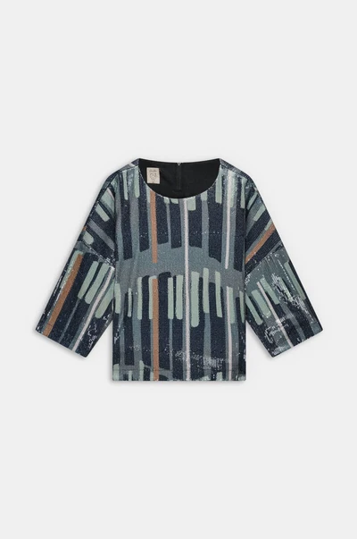 COLECTIA NOUA - Bluza dama Anekke 43282-111  Bluza verde cu imprimeu geometric și un finisaj subtil strălucitor, care adaugă un stil modern și original. Croiul lejer și mânecile scurte creează o siluetă confortabilă și ușoară. O piesă cu caracter care luminează orice look. Perfectă pentru a adăuga o notă artistică și sofisticată ținutei tale de zi cu zi.  Compoziție 95,1% POLIESTER 4,9% ELASTAN CĂPTUȘEALĂ: 100% POLIESTER Modelul Bluza dama Anekke 43282-111 poate fi vazut si probat in magazinul Paolo Botticelli din Shopping City  Ramnicu Valcea si comandat online pe www.pbotticelli.ro