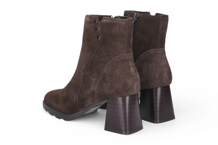 botina-dama-regarde-le-ciel-cali-02-7940 [4]