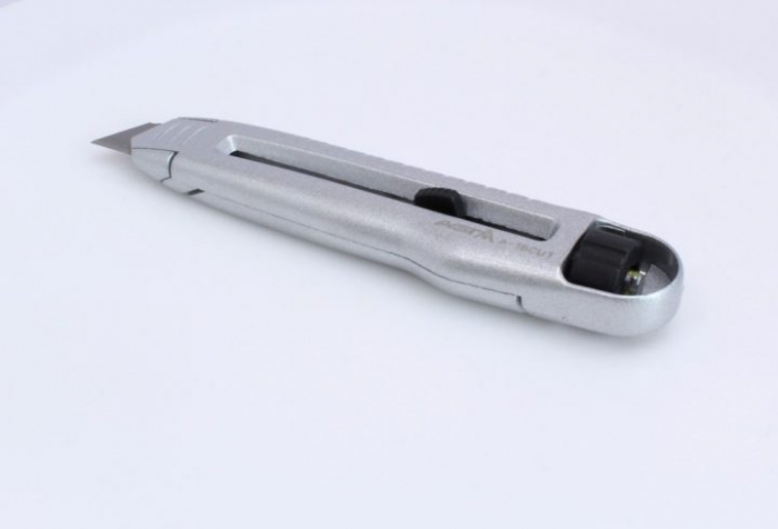 A-18CUT Cutter cu lama retractabila [2]