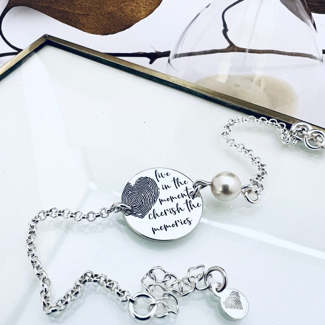 Bratara argint personalizata banut si perla - Live in the Moments [3]