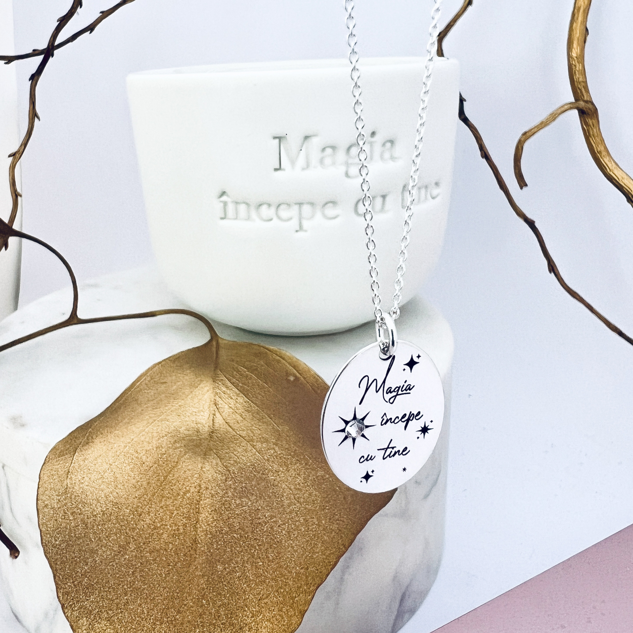 Lantisor cu pandantiv oval personalizat din argint si cristal - Magia incepe cu tine [4]