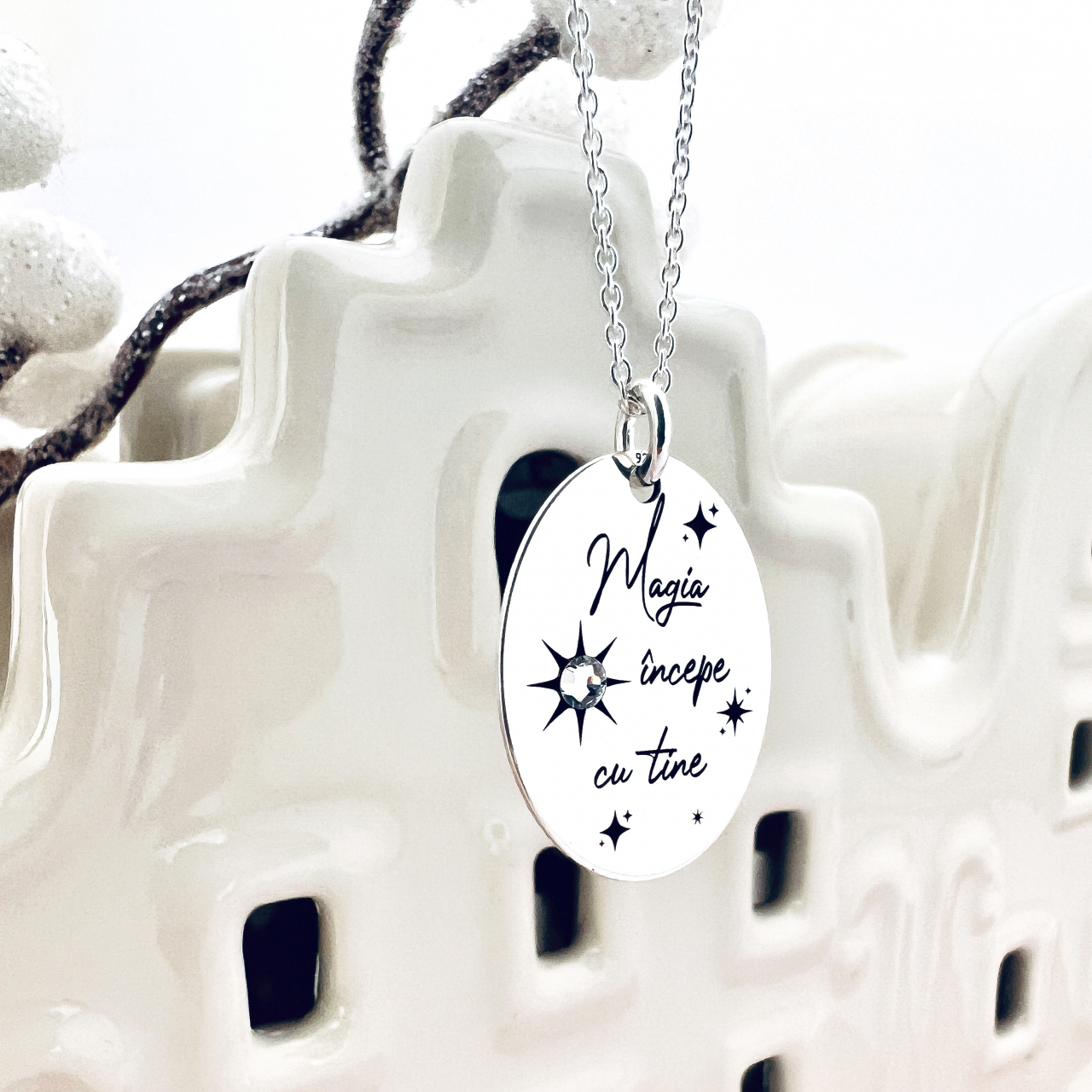 Lantisor cu pandantiv oval personalizat din argint si cristal - Magia incepe cu tine [5]