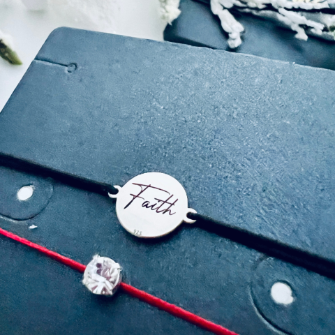 Cadouri adolescenti - Brățară argint, personalizată șnur reglabil - Faith