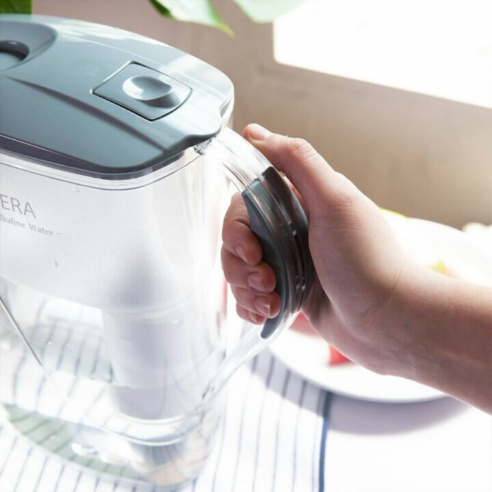 Cană filtrantă AHA™ Biocera 1.5 litri, fără BPA, 2 cartuşe filtrante incluse, alcalinizează, reduce ORP-ul şi mărimea clusterilor de apă [3]