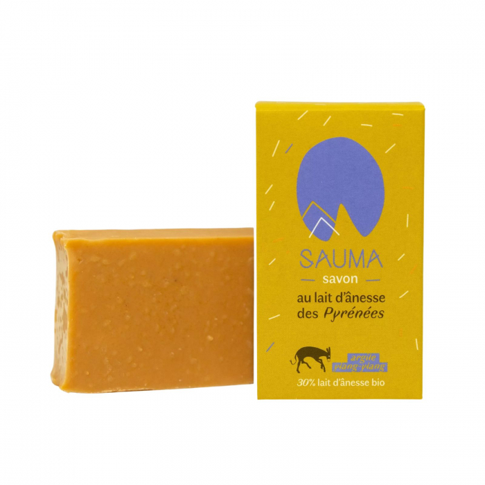 Săpun solid handmade 100 g, prelucrat la rece, cu 30% lapte de măgăriţă organic, ulei de avocado, argilă roşie şi ylang-ylang, pentru piele uscată – fabricat în Franţa [1]