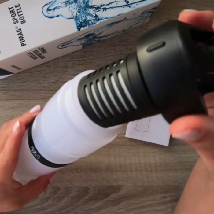 Sticlă filtrantă PiMag® Sport, Nikken, capacitate 621 ml, fără BPA, include un cartuş filtrant, creşte pH-ul, produce apă Pi magnetizată [3]