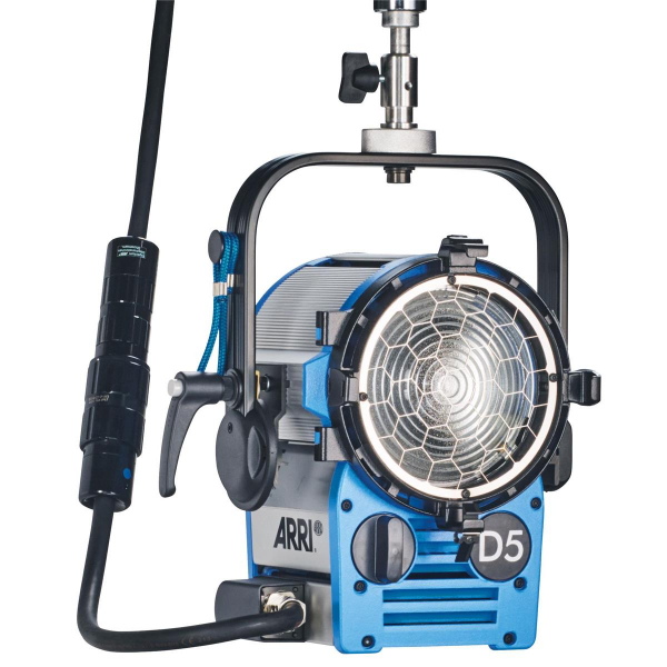 Arri Sursa de iluminare HMI Fresnel True Blue D5 [10]