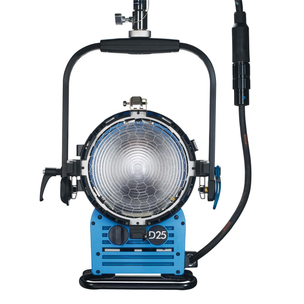 Arri Sursa de iluminare HMI Fresnel True Blue D25 [13]