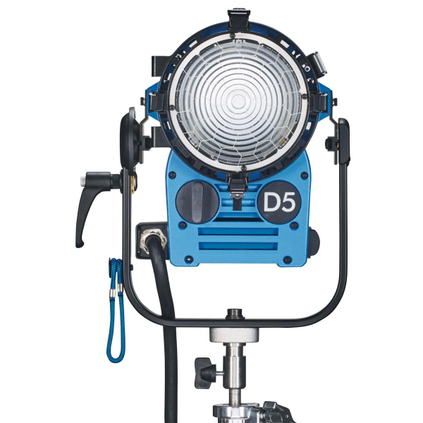 Arri Sursa de iluminare HMI Fresnel True Blue D5 [3]