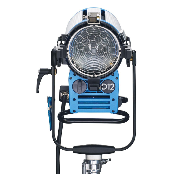 Arri Sursa de iluminare HMI Fresnel True Blue D12 [3]