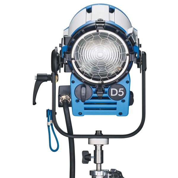 Arri Sursa de iluminare HMI Fresnel True Blue D5 [4]
