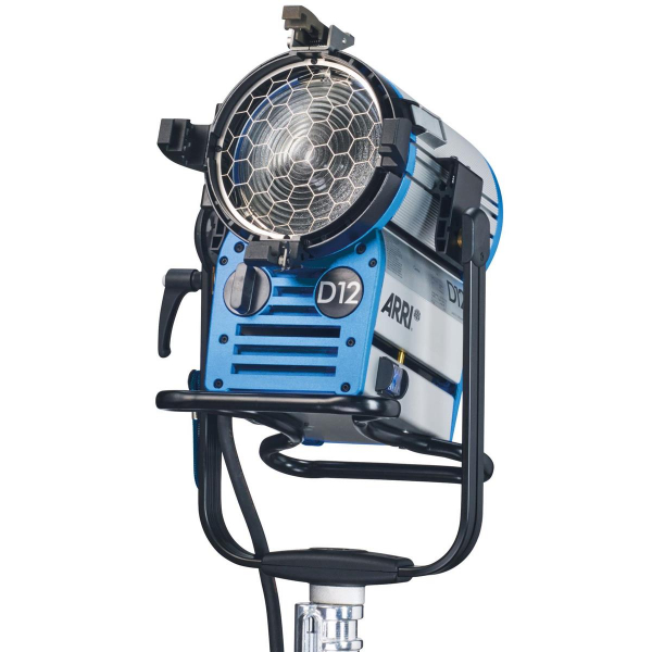 Arri Sursa de iluminare HMI Fresnel True Blue D12 [4]