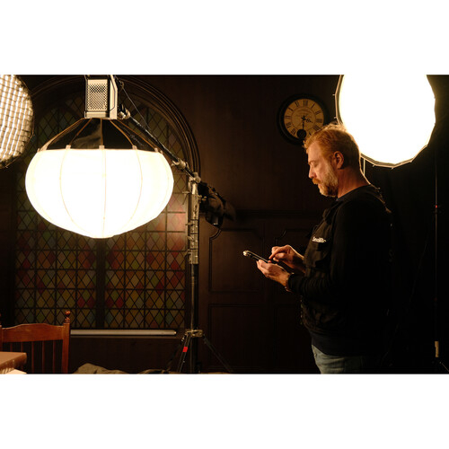 SmallRig 3754 RA-L65 Lantern Softbox [15]