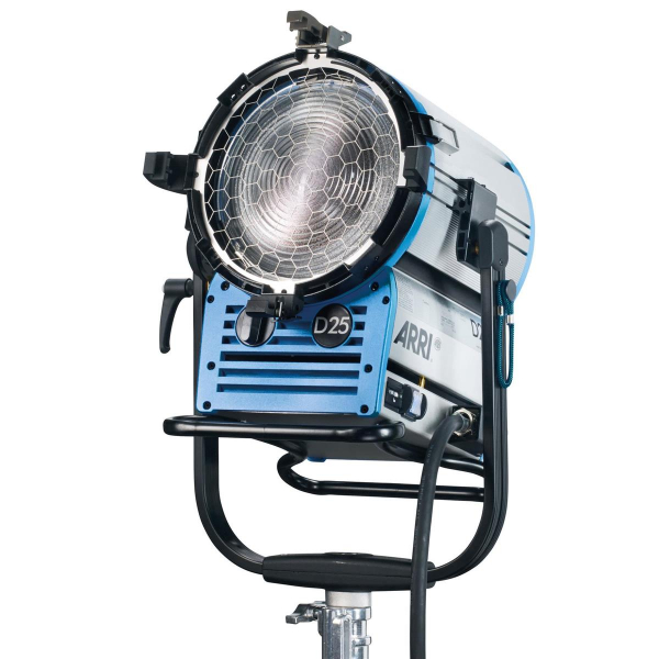 Arri Sursa de iluminare HMI Fresnel True Blue D25 [5]