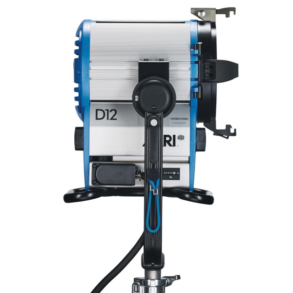 Arri Sursa de iluminare HMI Fresnel True Blue D12 [7]
