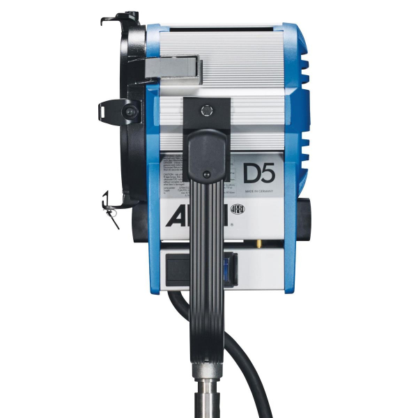 Arri Sursa de iluminare HMI Fresnel True Blue D5 [8]
