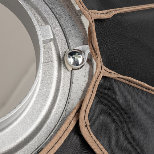 SmallRig 3754 RA-L65 Lantern Softbox [11]