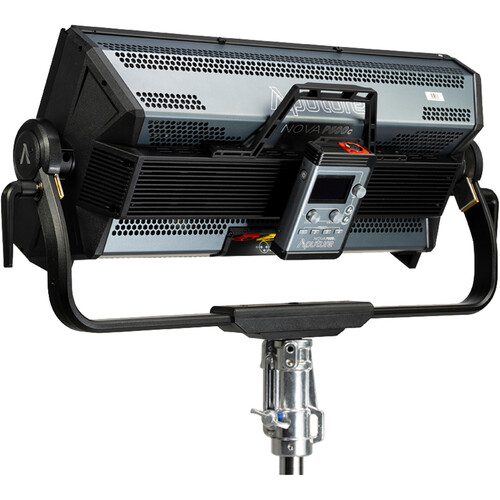 Aputure Nova P600c panou LED RGBWW [4]