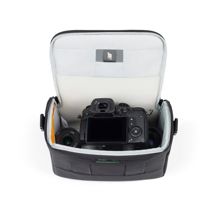 Lowepro Adventura SH 160 III [3]