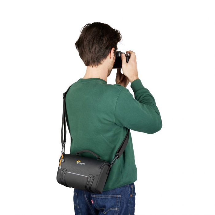 Lowepro Adventura SH 160 III [5]