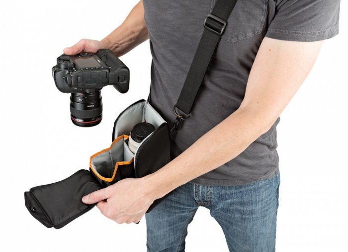 Lowepro ProTactic Lens Exchange 200 AW [2]
