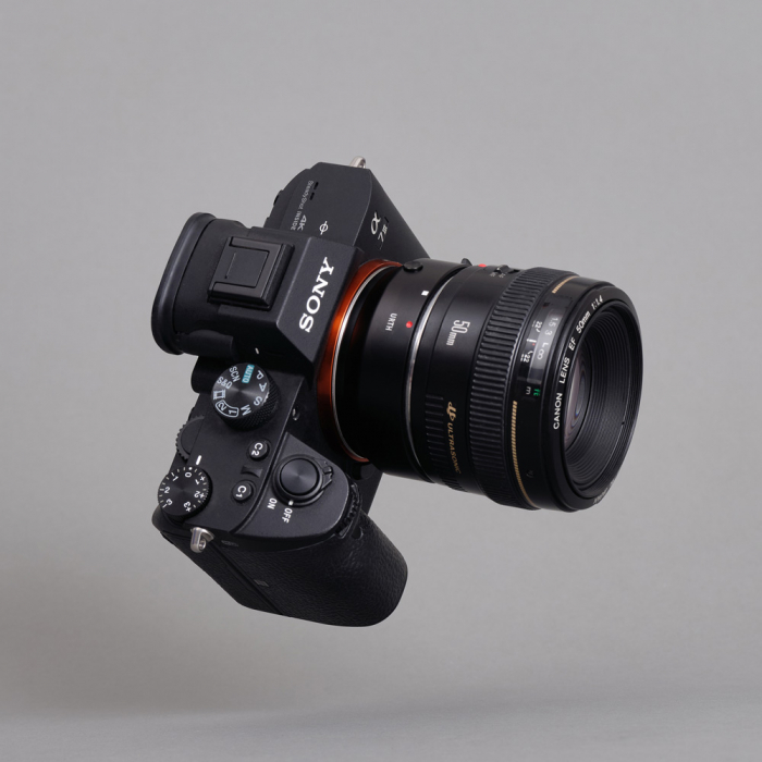 Urth Adaptor Electronic pentru Sony E compatibil cu obiectivele Canon (EF / EF-S) [6]