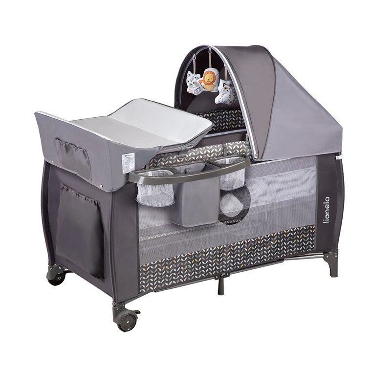 Lionelo - Patut pliant cu doua nivele Sven Plus, 120x60 cm, arcada jucarii, masuta de infasat, vibratii, melodii, conform cu standardele europeane de securitate EN716 si EN12221, Grey Scandi [1]