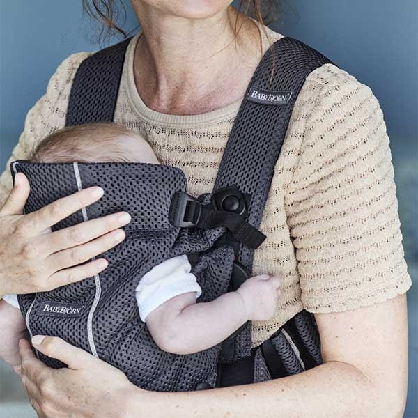 Marsupiu anatomic Mini BabyBjorn, cu pozitii multiple de purtare – Anthracite, 3D Mesh [4]