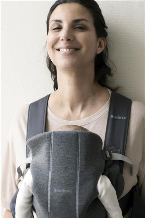 Marsupiu anatomic Mini BabyBjorn, cu pozitii multiple de purtare – Dark Grey, 3D Jersey [6]