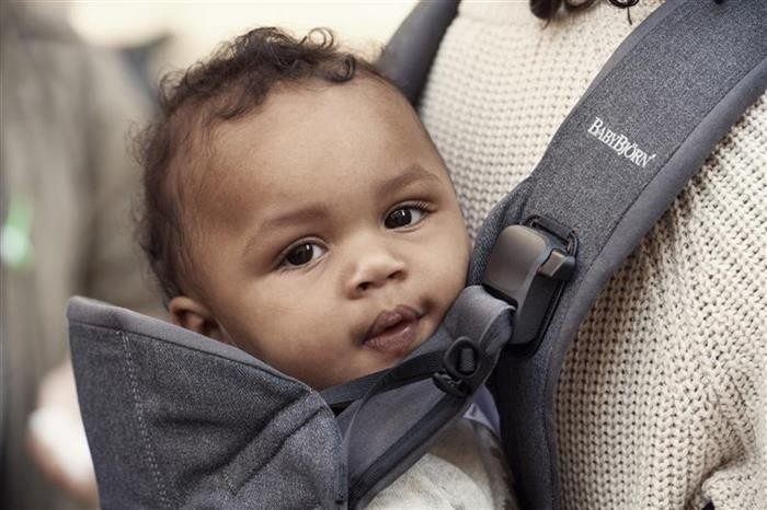 Marsupiu anatomic One BabyBjorn, cu pozitii multiple de purtare - Denim grey, Bumbac [8]
