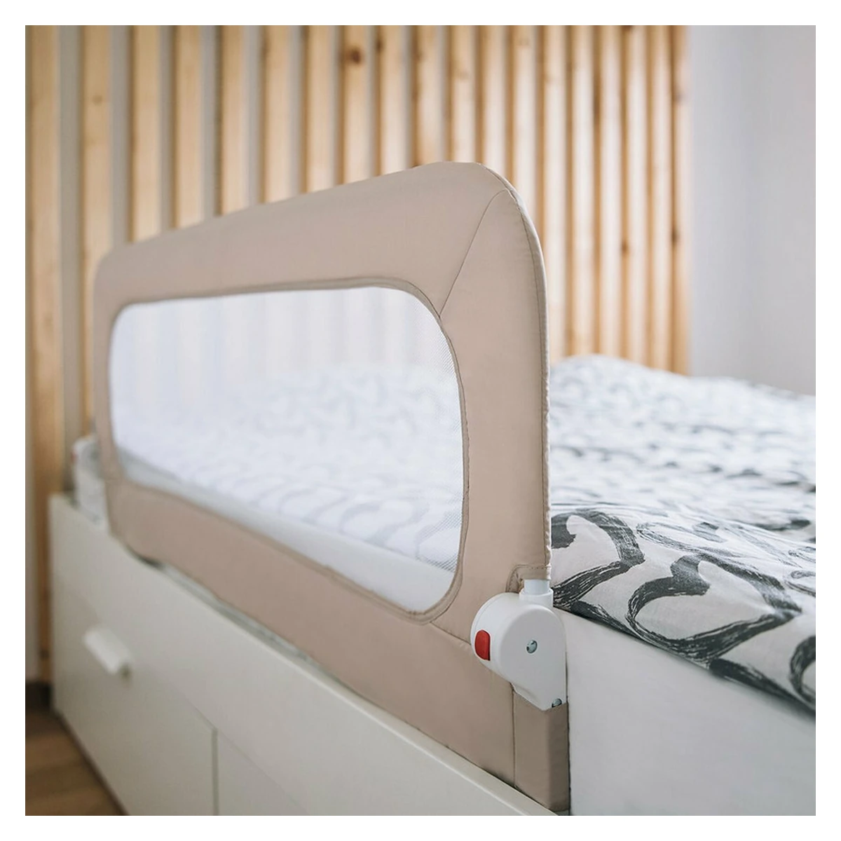 Bariera de protectie pentru pat bebe, Rabatabila, Instalare usoara, Dimensiune 135 x 57 cm, FreeON, Little Dots, Beige [5]