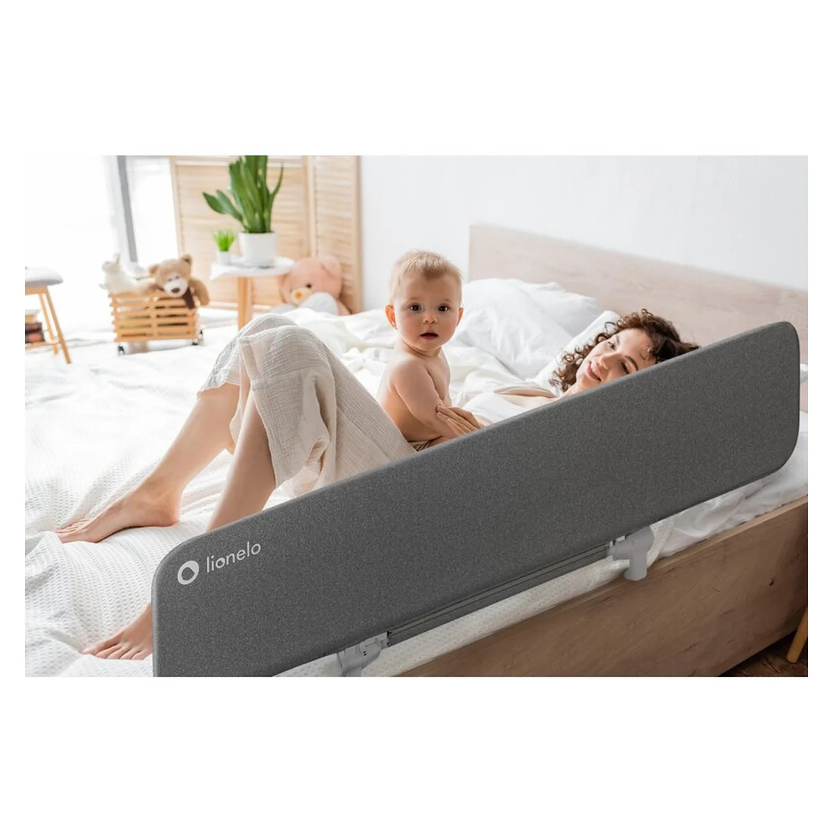 Bariera de protectie pentru pat, Lionelo, Lora XL, Pliabila, Sistem de blocare StandSafe, Geanta de transport inclusa, 150x46 cm, Gri [26]