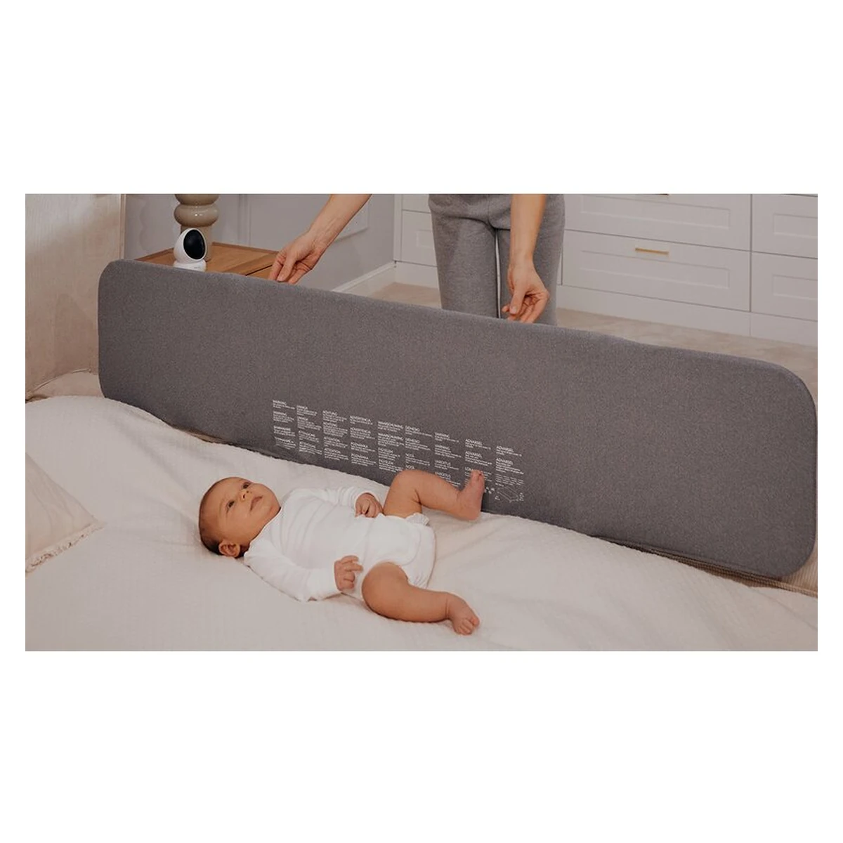 Bariera de protectie pentru pat, Lionelo, Lora XL, Pliabila, Sistem de blocare StandSafe, Geanta de transport inclusa, 150x46 cm, Gri [28]