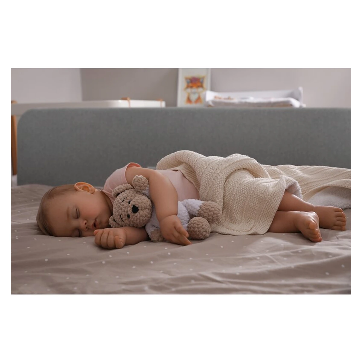 Bariera de protectie pentru pat, Lionelo, Lora XL, Pliabila, Sistem de blocare StandSafe, Geanta de transport inclusa, 150x46 cm, Gri [25]